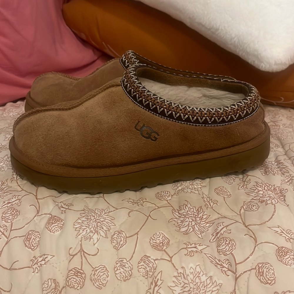 Women’s ugg slippers